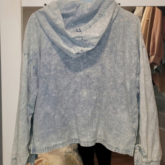 REVOLVE Blanknyc Women's Acid Wash Hooded Sweatshirt Size Medium - Picture 7 of 7